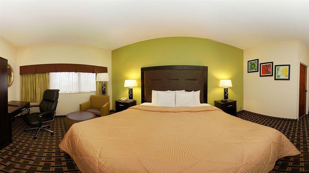 Quality Inn & Suites גרינוויל מראה חיצוני תמונה